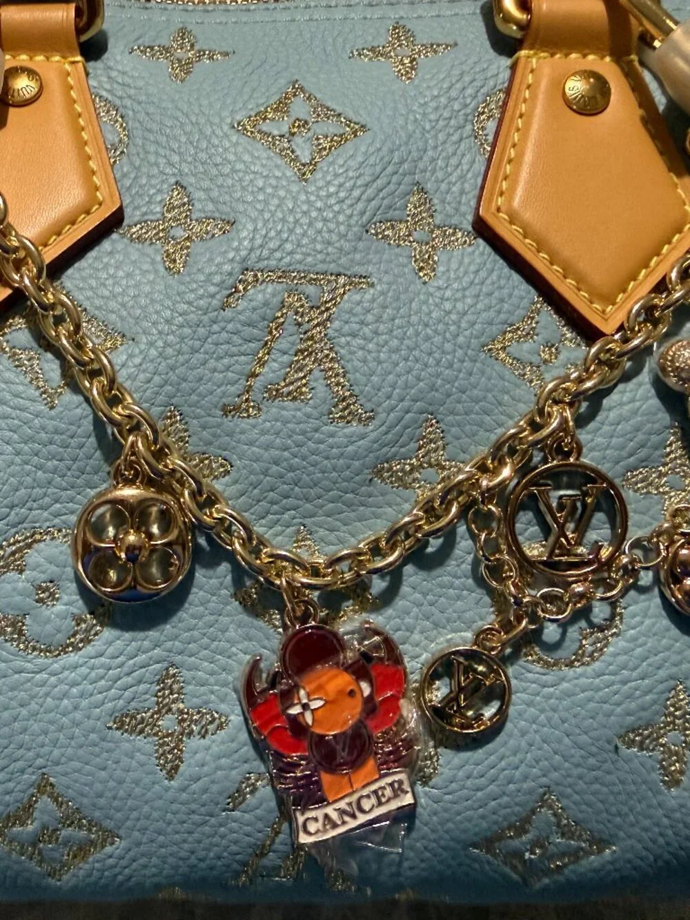 RARE and STUNNING BNNU ZODIAC FASHION BAG CHARM! Comes with Dustbag and LV BOX!